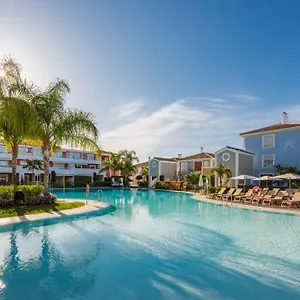 https://cortijo-del-mar-resort-estepona.1costadelsol.com